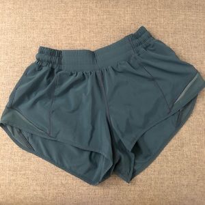 Lululemon Hotty Hot shorts size 6 dark blue